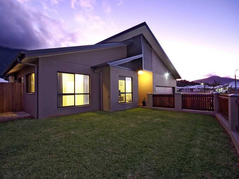 16 Botany Ave, Redlynch QLD 4870