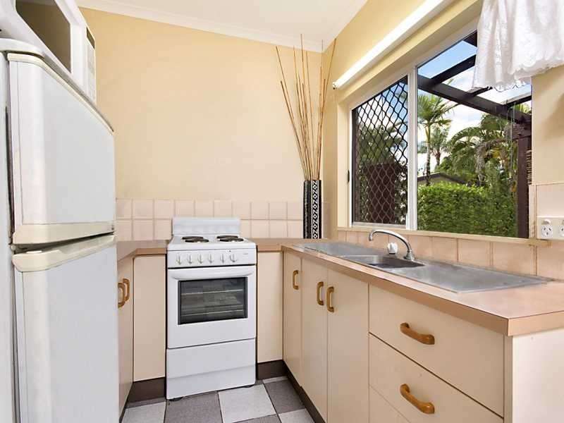 3/7-9 Nesbit Street, Whitfield QLD 4870