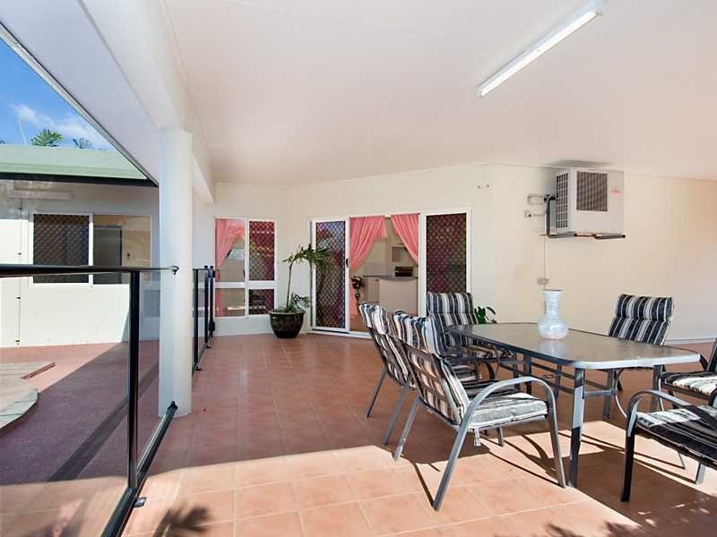 5 Connemara Close, Trinity Beach QLD 4879