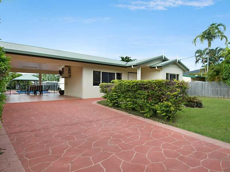 5 Connemara Close, Trinity Beach QLD 4879