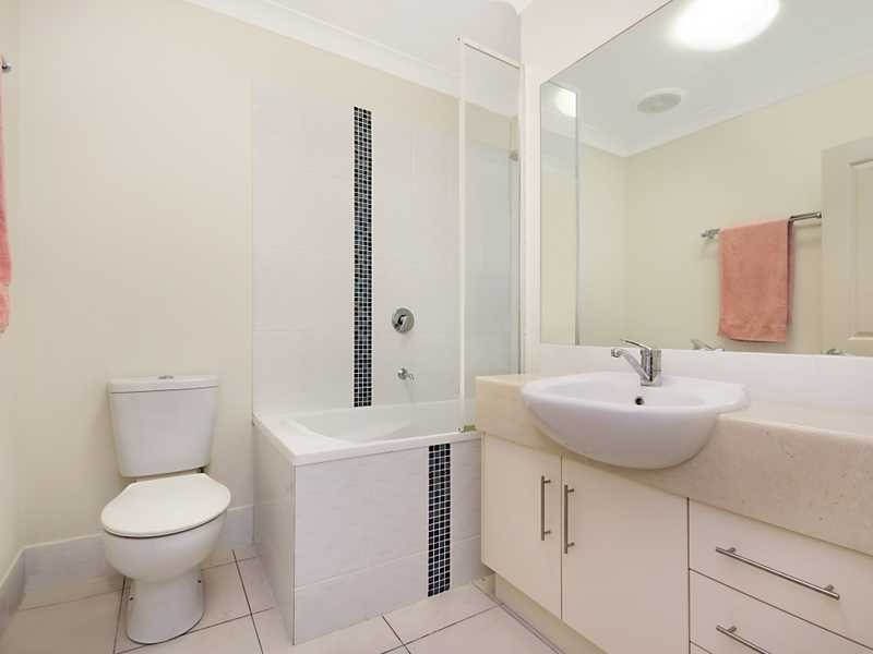 5/12-14 Old Smithfield Road, Freshwater QLD 4870