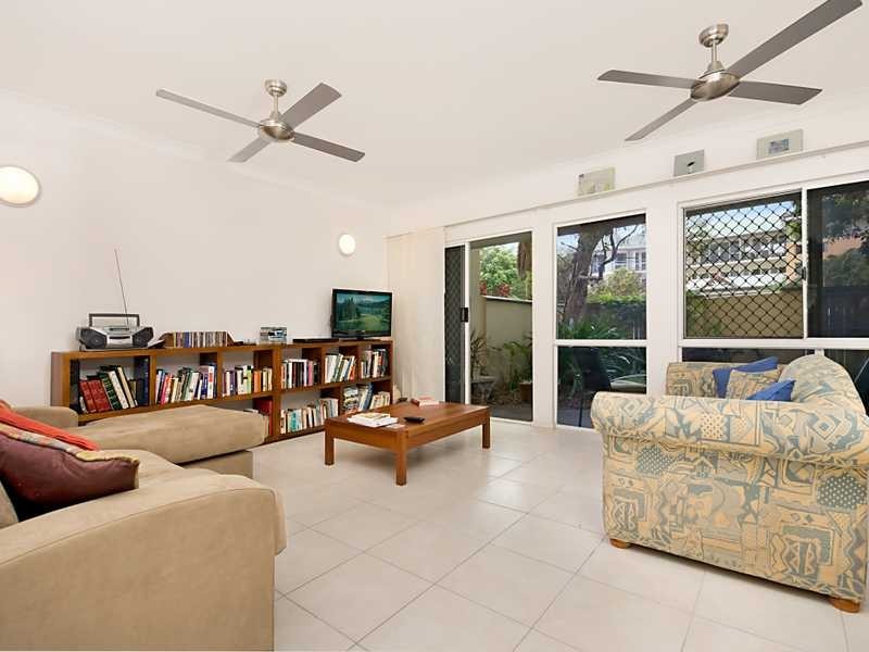 17 Digger Street, Cairns North QLD 4870