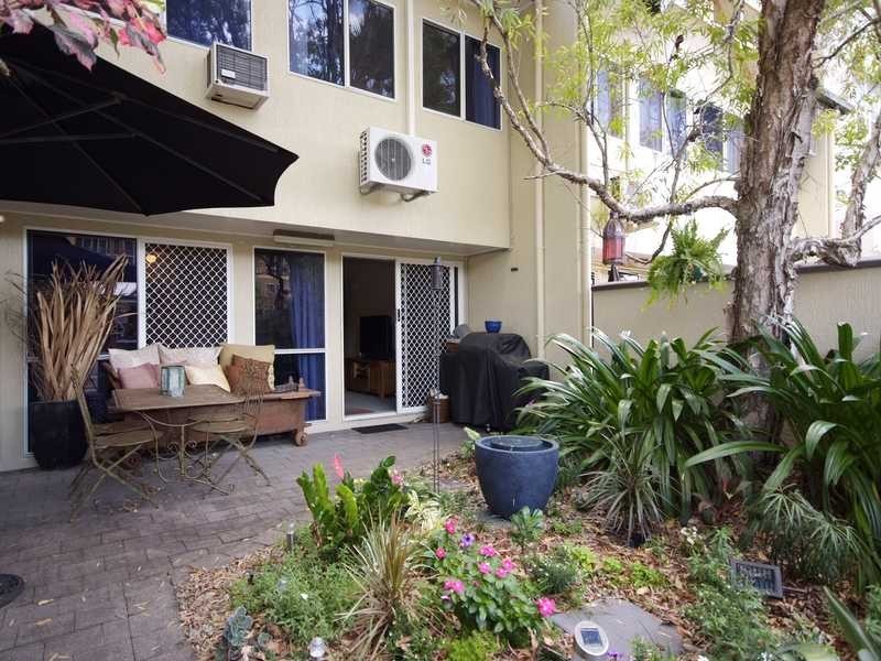 17 Digger Street, Cairns North QLD 4870