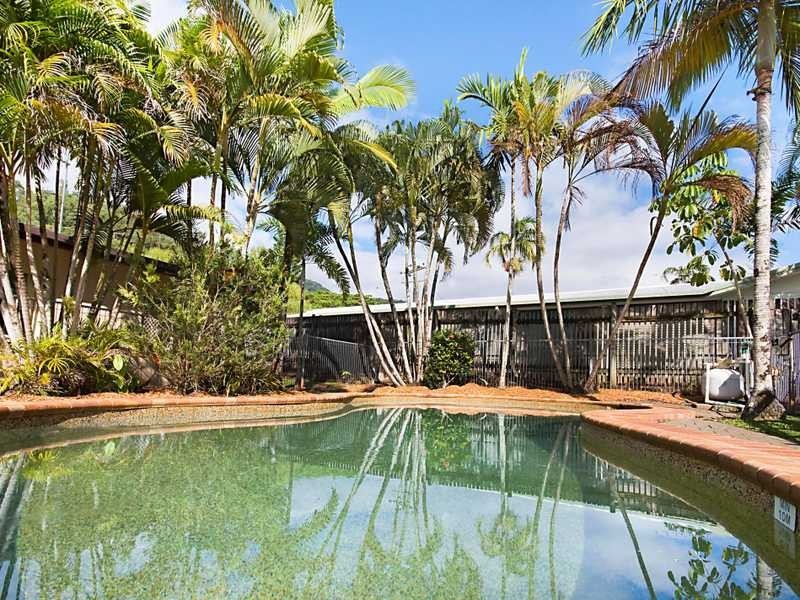 4/7-9 Nesbit St, Whitfield QLD 4870