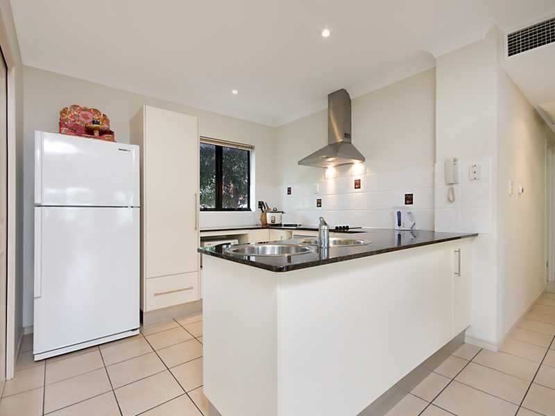 7/72 Digger Street, Cairns North QLD 4870