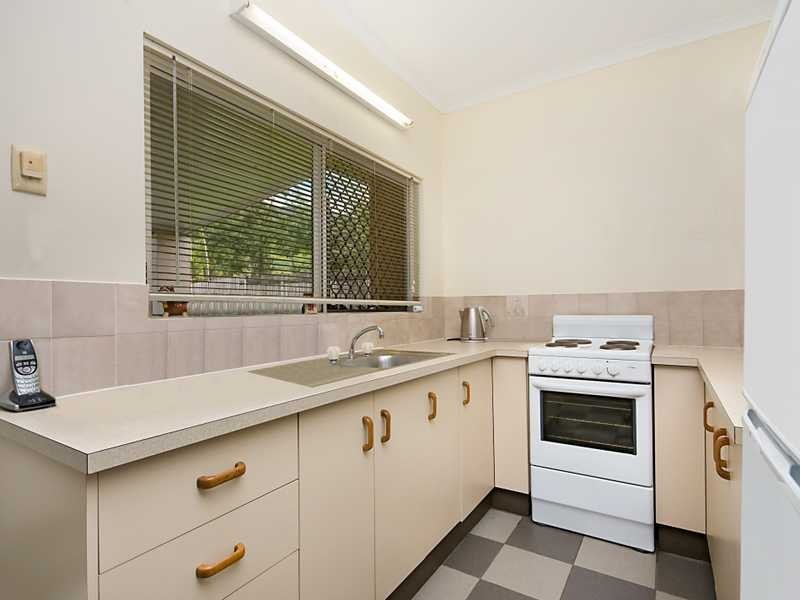 7-9 Nesbit St, Whitfield QLD 4870