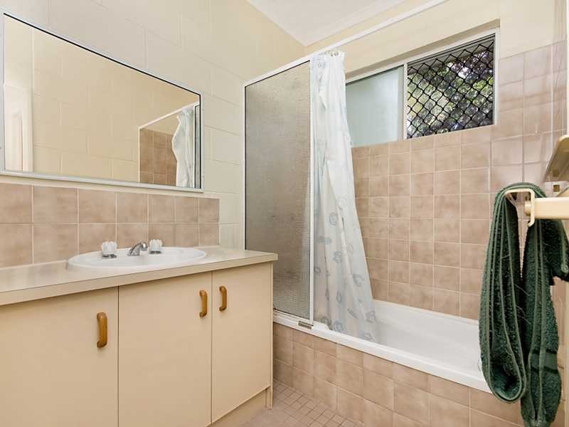 7-9 Nesbit St, Whitfield QLD 4870