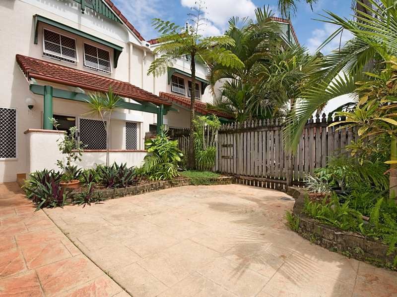 2/5-7 Herries Street, Earlville QLD 4870