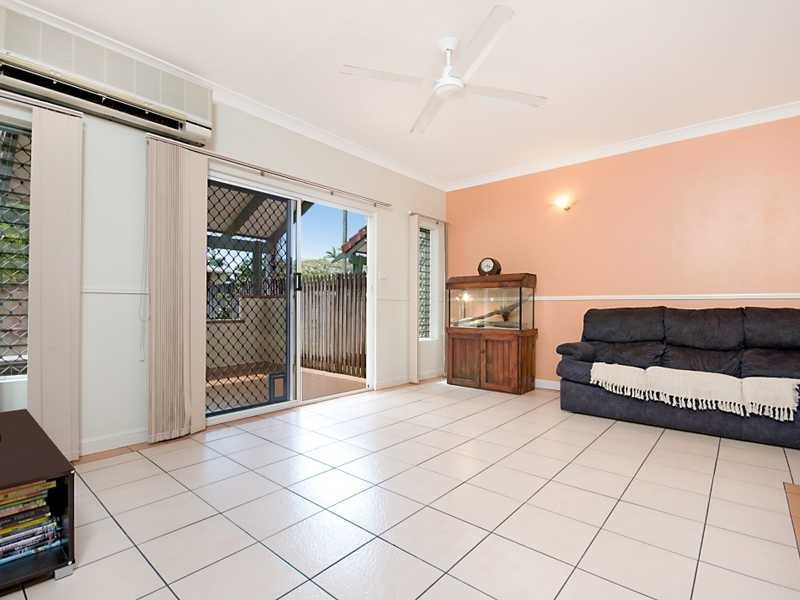 2/5-7 Herries Street, Earlville QLD 4870