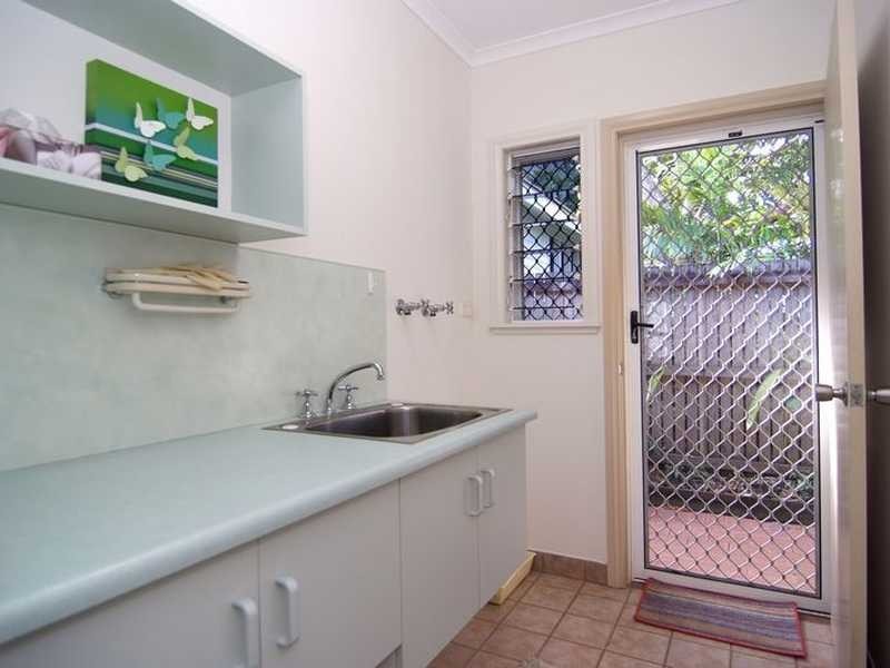 2/42 Oxley Street, Edge Hill QLD 4870