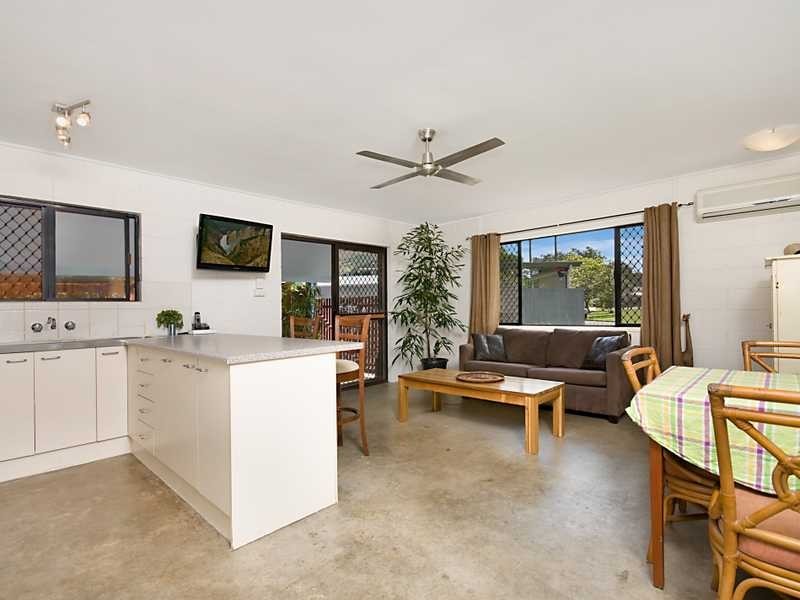 1/7 Blantyre Cl, Cairns QLD 4870