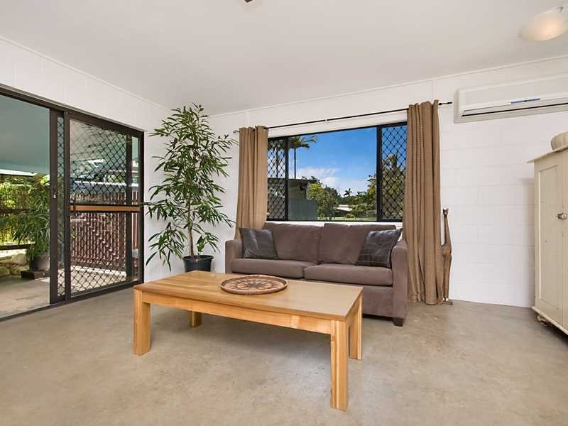 1/7 Blantyre Cl, Cairns QLD 4870