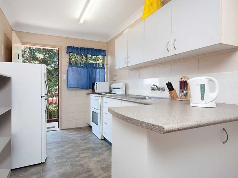 8/18 Curtin Street, Westcourt QLD 4870