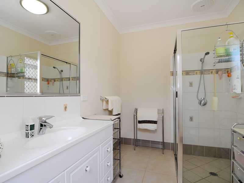 4 Five Span Close, Brinsmead QLD 4870