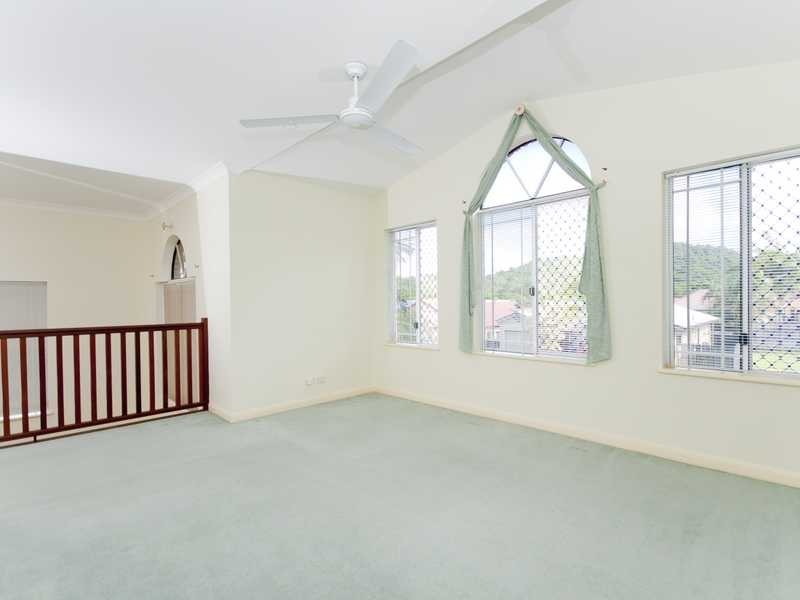 7 Sherwood Close, Brinsmead QLD 4870