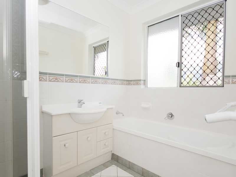 7 Sherwood Close, Brinsmead QLD 4870