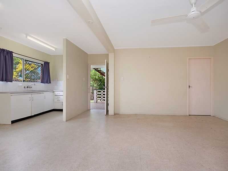 37 Sandown Close, Woree QLD 4868