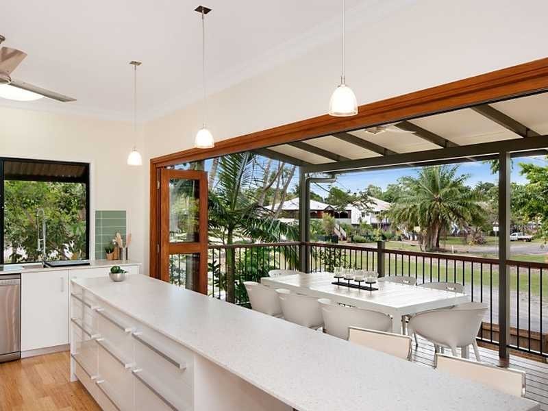 37 Law Street, Cairns North QLD 4870