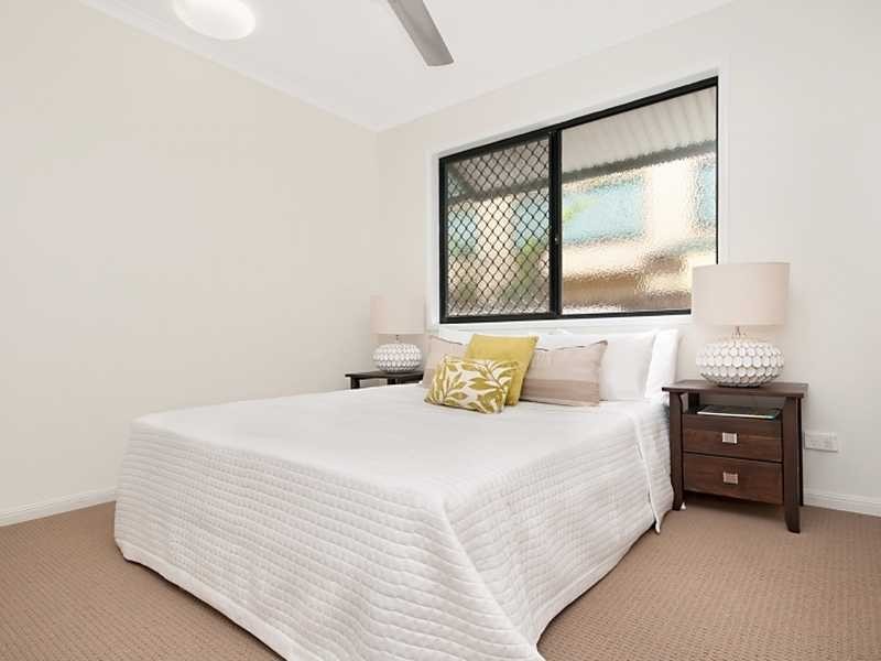 37 Law Street, Cairns North QLD 4870