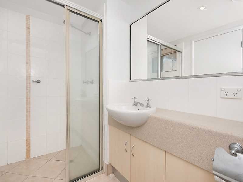 10/93 McLeod Street, Cairns City QLD 4870