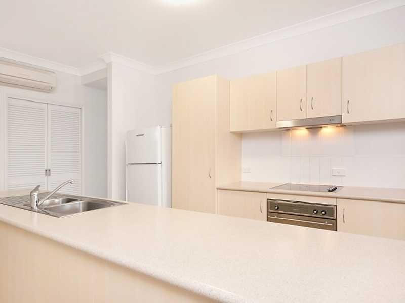 10/93 McLeod Street, Cairns City QLD 4870