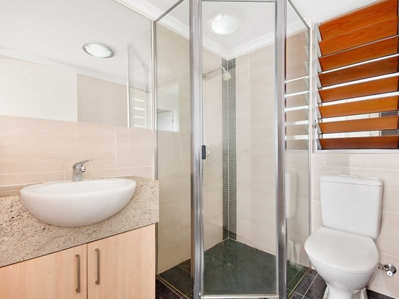 8/242 Grafton Street, Cairns North QLD 4870