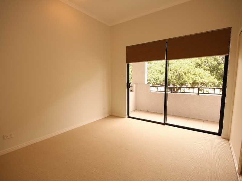 10/15 Clare Street, Parramatta Park QLD 4870