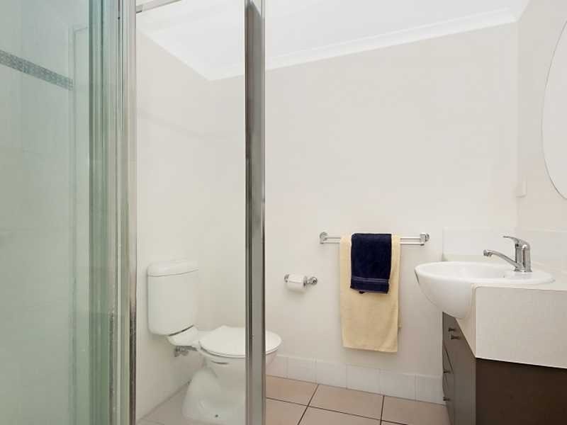 4/44 Pease Street, Cairns QLD 4870