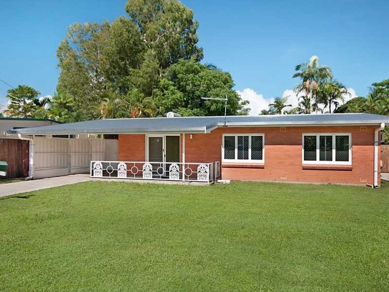 7 Fern Street, Holloways Beach QLD 4878