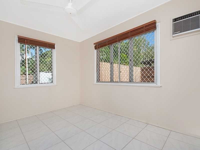 7 Fern Street, Holloways Beach QLD 4878