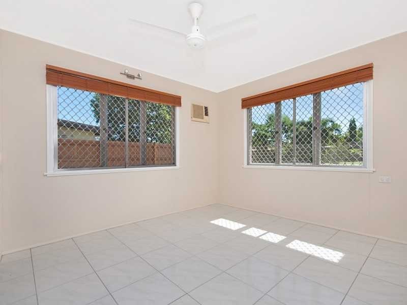 7 Fern Street, Holloways Beach QLD 4878