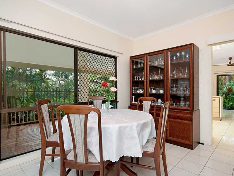 27 Junction Street, Edge Hill QLD 4870