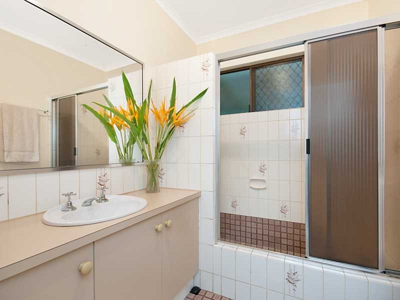 27 Junction Street, Edge Hill QLD 4870