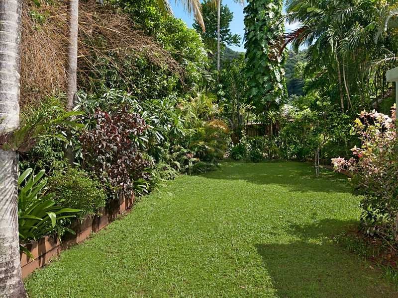 27 Junction Street, Edge Hill QLD 4870