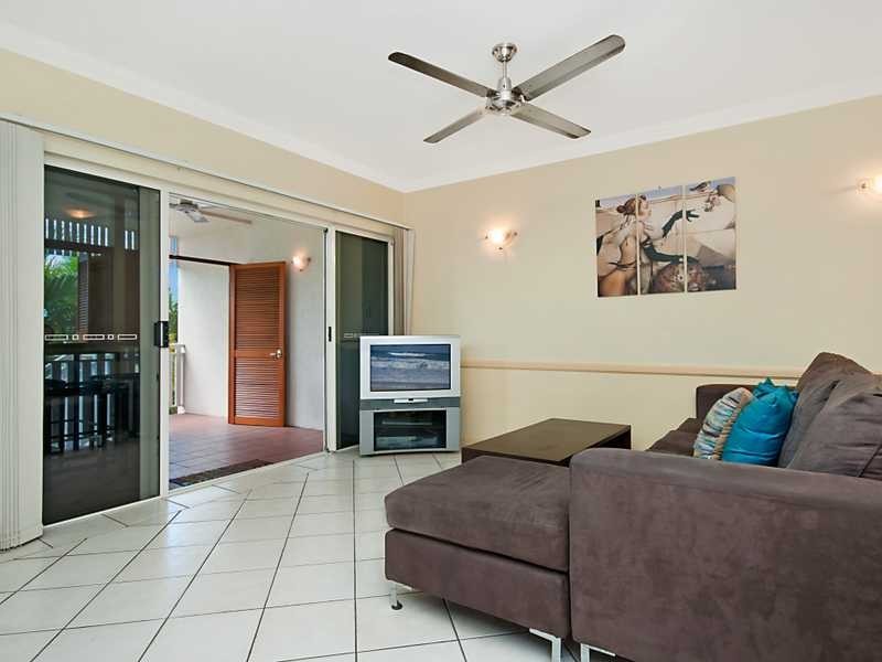 8/5 Lily Street, Cairns North QLD 4870