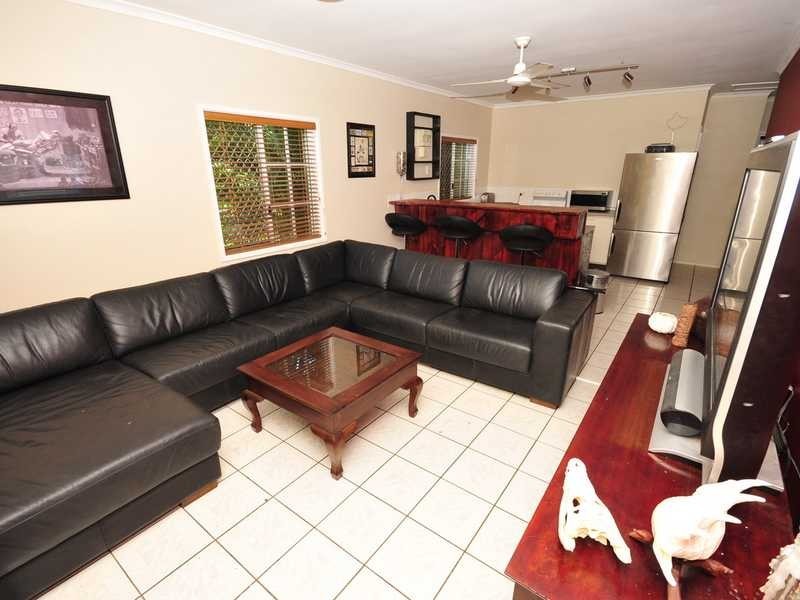 1/354 McCoombe Street, Mooroobool QLD 4870