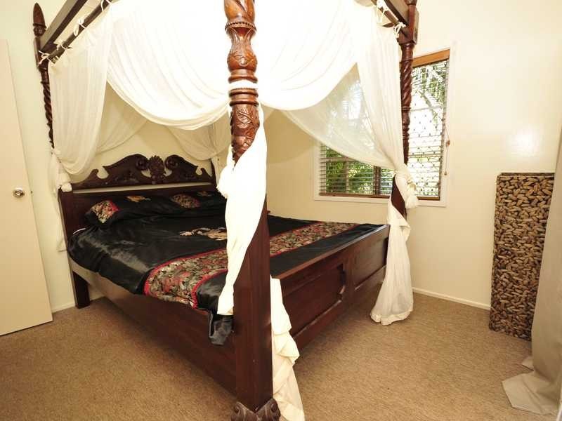 1/354 McCoombe Street, Mooroobool QLD 4870