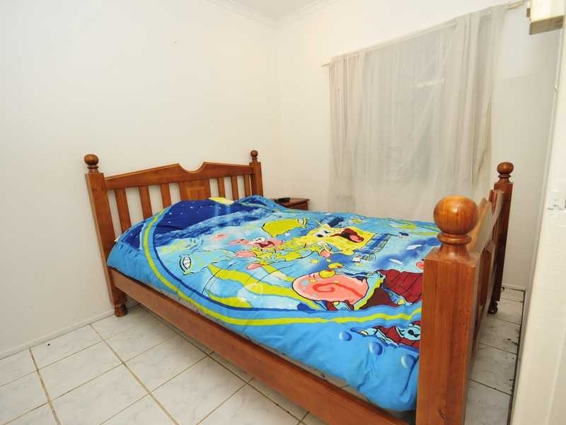 1/354 McCoombe Street, Mooroobool QLD 4870