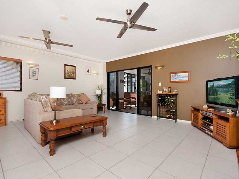 302/3 Abbott Street, Cairns City QLD 4870