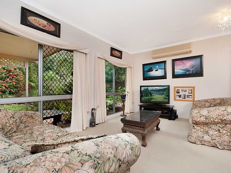 10 McFarlane Drive, Kanimbla QLD 4870