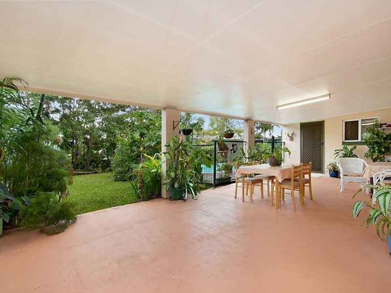 10 McFarlane Drive, Kanimbla QLD 4870
