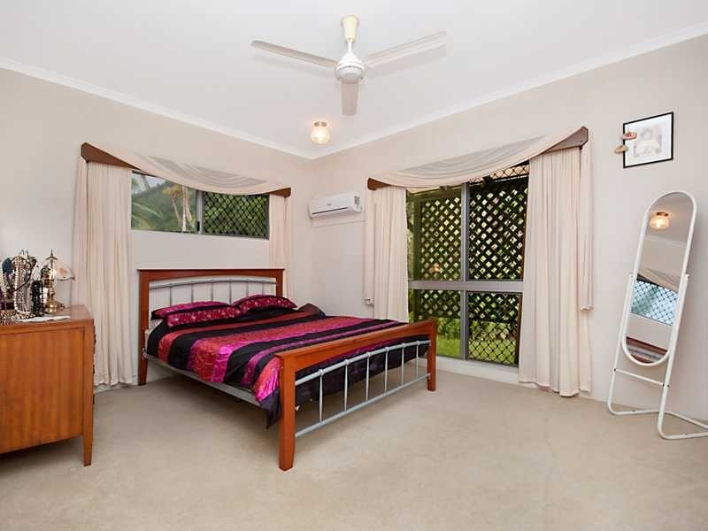 10 McFarlane Drive, Kanimbla QLD 4870