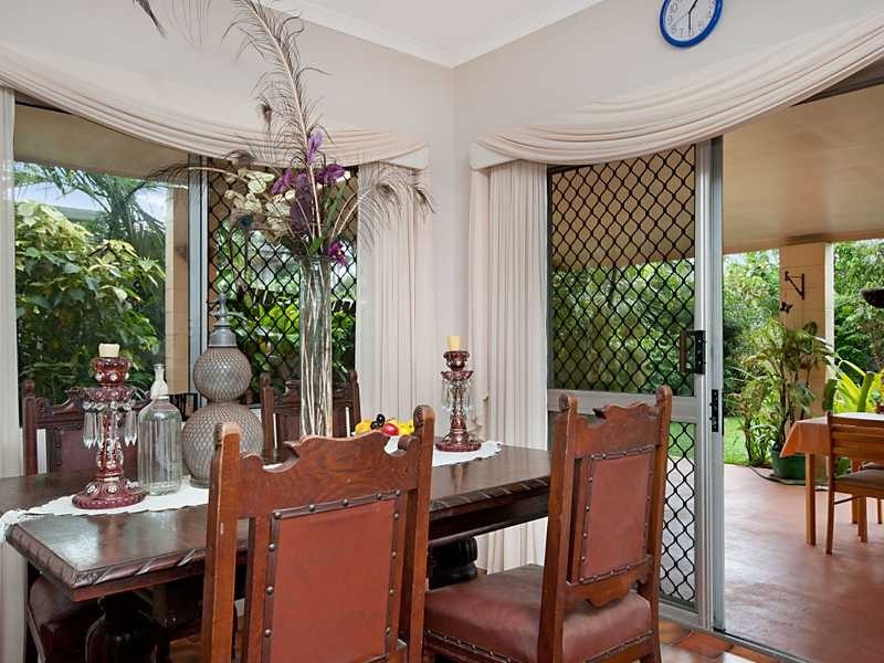 10 McFarlane Drive, Kanimbla QLD 4870