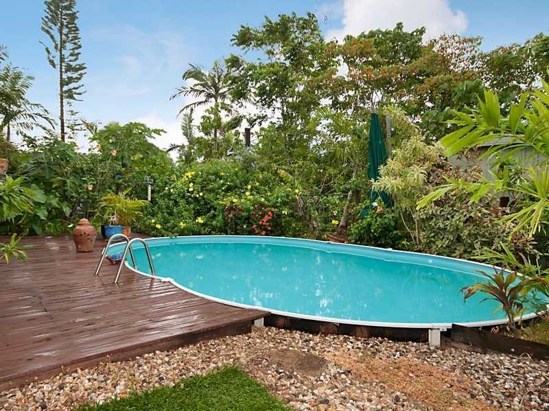 10 McFarlane Drive, Kanimbla QLD 4870