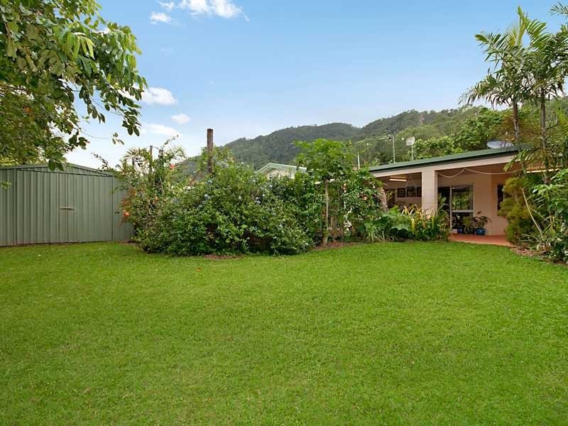 10 McFarlane Drive, Kanimbla QLD 4870