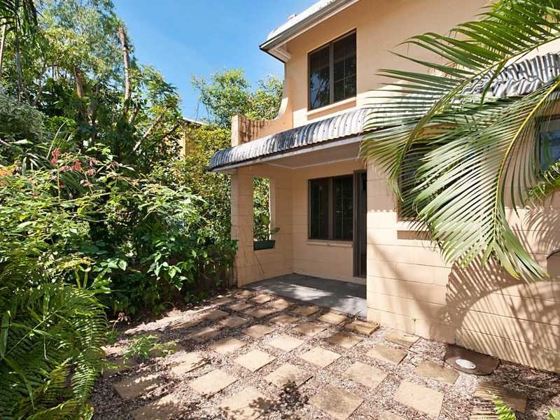 4/404 McCoombe Street, Mooroobool QLD 4870
