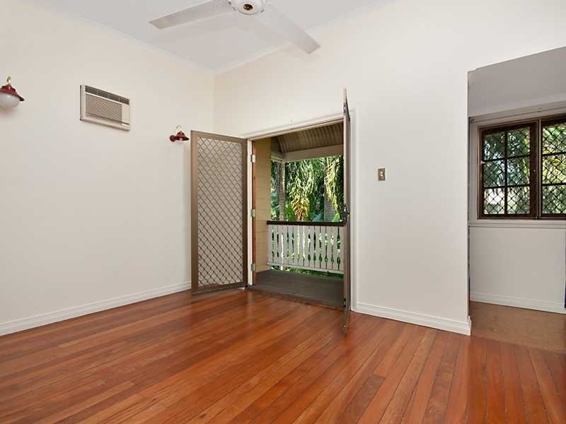 4/404 McCoombe Street, Mooroobool QLD 4870