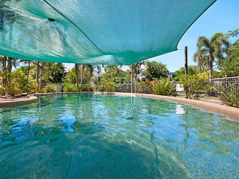 4/404 McCoombe Street, Mooroobool QLD 4870