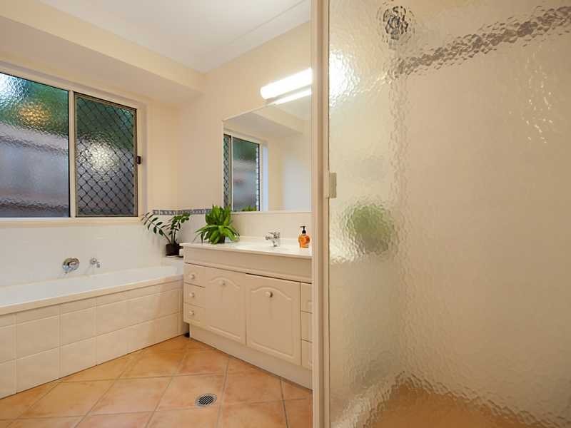 26 Grimes Close, Kanimbla QLD 4870