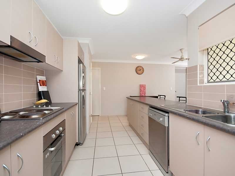 17 Cliffdale Street, Bentley Park QLD 4869